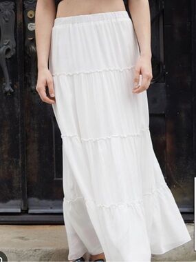 Brandy Melville White Izzy Maxi Skirt